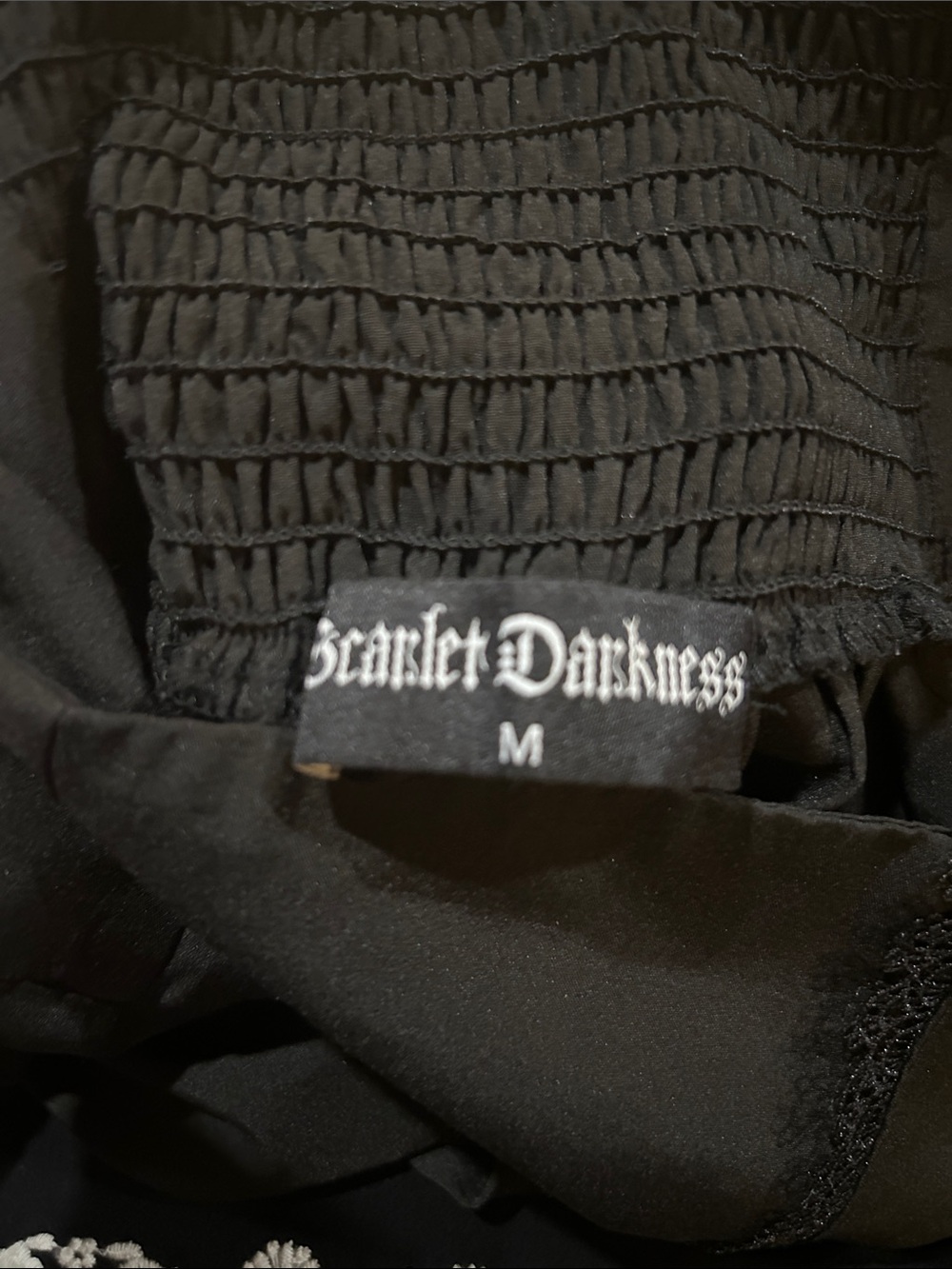 Scarlet Darkness size medium skirt - Picture 6 of 6